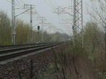 BR 372 Der Berlin-Warszawa-Express verkehrte heute von Berlin Lichtenberg aus. Hier ein Zug mit einer Lok der BR 372 auf dem Weg nach Lichtenberg. 9.4.2007