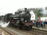BR 38 Die preu�ische P 8 2455 Posen kuppelt nach erreichen des Bahnhofs Gerolstein ihren Zug ab und f�hrt in das BW Gerolstein