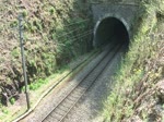 BR 4000 der CFL f�hrt mit Makro in den Tunnel ...