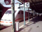 Einfahrt des InterCityExpress 789 ...  Kevin B. 13.03.2007