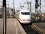 br-401-ice-1-zuge Dieser ICE 1 fuhr am 29.04.07 von M�nchen Hbf, nach Berlin Ostbahnhof. Hier bei der Einfahrt in Stuttgart Hbf. W�rend dieser ICE einfuhr kam eine S-Bahn die man hier im Video im Fenster des ICE´s sieht:-)