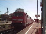 br-411-ice-t Die 111 166 am 10.05.2008 bei der Ausfahrt mit einer RB aus F�rth Hbf und die Durchfahrt eines ICE-T. 