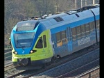 br-427-stadler-flirt-3-teilig Ein- und Ausfahrt eines Westfahlenbahn-Flirts nach Altenbeken �ber das Viadukt. Aufgenommen am 07.04.2010.