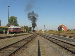 Br 52 8184 im BW Sta�furt vor dem Fotog�terzug aus ...