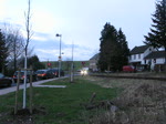 BR 58 BR 58 311 passiert auf ihrem Weg von Daun nach Gerolstein am Abend des 02.04.2010 einen Bahn�bergang mit starker Versp�tung durch rutschige Gleise in einer Steigungsstrecke.