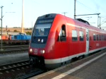 br-612-regioswinger-dbag Eine etwas ungew�hnliche Rangierfahrt im Bahnhof Saalfeld (Saale). Die 612er sind normalerweise weniger rangierfreudig als beispielsweise die Desiros und Walfische. Hier rangiert dennoch ein VT 612 �ber Gleis 4, um sich weniger Meter weiter unter der Bahnhofsbr�cke zu verstecken. (08.09.2009)