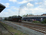 BR 01 1066 startet mit Bubikopf 64 491 als Schublok ...