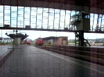 chemnitz-karl-marx-stadt 143 047 schiebt ihre Regionalbahn in den Chemnitzer Hauptbahnhof. Der Zug kam aus Elsterwerda und endete in Chemnitz.