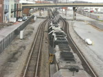 Norfolk Southern C40-9W 6166 mit eine Reihe Kesselwagen in Roanoke ...