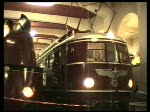 DB-Museum Nurnberg Zu sehen der Adler, 05 001, E19 12, usw.
(Zur Information: Im Bw Hagen-Eckesey waren die E 19 12 + E 19 02 in blauer Farbe, die E 19 01 + E 19 11 in gr�ner Farbe lackiert.)
Aufn. 1996 auf S-VHS Video.