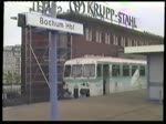 Mit den Triebwagen der Baureihe 515 mit besonderem Anstrich wurde 1994 der Verkehr zwischen Bochum und Gelsenkirchen durchgeführt. Hier beginnt der Nokia-Express seine Fahrt in Bochum Hbf auf Gleis 1.