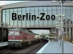 132 386 einlaufend mit IC nach Hamburg-Altona.
Auf dem anderen Bahnsteig hat IC Einfahrt, von Kln nach Berlin-Ostbahnhof.
Aufgenommen 1991 auf SVHS.