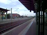 Der InterConnex von Leipzig Hbf nach Berlin Hbf durchfhrt am 18.08.08 den Bahnhof Bitterfeld.