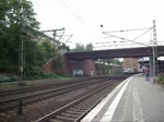 185 678-0 von Railpool durchfuhr am 1.8.10 mit einem Containerzug Hamburg-Harburg in Richtung Maschen.