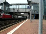 Eine RegioTram der Linie 5 nach Melsungen verlsst Kassel-Wilhelmshhe auf Gleis 7.