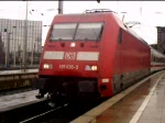 101 030-5 fhrt mit IC 2115 Stralsund - Stuttgart Hbf aus Kln Hbf aus.
