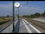 Lok E-151 fhrt durch Bahnhof Vhrum in Richtung Peine