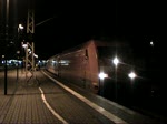 101 003-2 verlsst mit ihrem Ersatz-IC fr ICE 1515 nach Mnchen Hbf den Bahnhof Saalfeld (Saale). (22.12.2009)