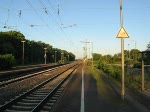 Ein Sonderzug nach Borkum mit 01 1066 bei der Einfahrt im Bahnhof Appelhlsen am 30.05.09, morgens um 06:12.