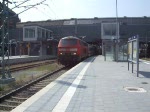 218 307-7 mit IC2120 von Frankfurt/Main Hbf.nach Puttgarden bei der Ausfahrt im Bahnhof Lbeck.(02.05.09)