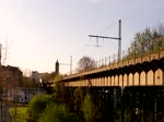 Am 28.04.2012 Bespannte die 118 770 den Stdeexpress von Chemnitz ber Zwickau nach Bayreuth. Hier ist DPE 91868 mit 118 770 in Chemnitz auf dem Viadukt ber den Chemnitz-Fluss unterwegs. 