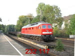 232 117 bringt am 7. Oktober 2010 Brammen zur Weiterverarbeitung ins Werk Hntrop von ThyssenKrupp. Hier befhrt der Zug die Verbindungsstrecke zwischen der Kln-Minderner und der Rheinischen Bahn in Hhe von Bochum-Hamme.