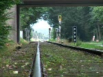 Das wohl teuerste Bahnvideo auf dieser Seite: Ganze 2 Cent hat dieser Streifen verschlungen! Die V100 zieht Güterwaggons von Bühl (Baden) nach Greffen. Hier gefilmt bei Balzhofen in einem Waldstück mit jede Menge Bahnübergängen und somit jede Menge Bü-Signalen. (2:03 Minuten)