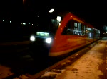 Gerade habe ich noch RE nach Gera Hbf bei der Ausfahrt aus Saalfeld (Saale) am Gleis 6 erwischt. Pnktlich um 18:19 hat er den Bahnhof verlassen, 16.01.2009