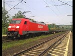 Hier ist das Video zur 152 107. Am 25.6.10 durchfuhr sie mit einem Sattelaufliegerzug den Bahnhof Himmelstadt in Richtung Wrzburg.