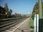 Zugbegegnung am 13.10.10 zwischen dem RE 4613 nach Wrzburg in Sandwichtraktion BR 111 204 und 111 xxx und der 152 167 mit Autozug in Himmelstadt.