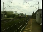 ES 64 U2-005 der MRCE-Dispolok zog am 4.8.10 die liegen gebliebene 185 518-8 von TRANSPED und den FERCAM-Zug durch den Bahnhof Himmelstadt Richtung Gemnden.