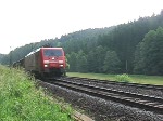 Lok 189 030-0 befrdert einen gemischten Gterzug in sdliche Richtung ber die Frankenwaldbahn. Die Aufnahme entstand am 18. Juni 2008 ein Stck oberhalb von Frtschendorf (Landkreis Kronach).