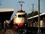 Hier fhrt die 103 184-8 am 03.06.2010 um 19.28 Uhr pnktlich von Gleis 4 aus Braunschweig zurck nach Bonn.
