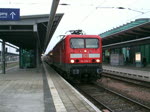 RE33105 von Rostock Hbf.nach Lutherstadt Wittenberg kurz vor der Abfahrt im Rostocker Hbf.(24.10.09) 