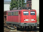 140 501-8 zieht ihren Gz aus dem Gttinger Gterbahnhof.