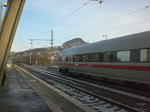 Ein ICE in Richtung Berlin und Hamburg fhrt aus dem Bahnhof Jena Paradies.(17.2.2010)