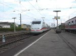 Ein ICE 1 durchfhrt am 14. Mai 2008 den Bahnhof Frth (Bayern).