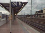 Ein ICE3 (Br 403) durchfhrt mit 200 km/h den Bahnhof Siegburg/Bonn in Richtung Frankfurt(Main).