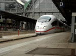 ICE 918 macht sich auf den Weg nach Kln ber Montabaur. Frankfurt am Main Hauptbahnhof am 22.06.07