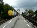 Bevor der uerst interessante Lokzug links abfahren kann, wird er noch von ICE 109 nach Innsbruck Hbf berholt. (24.09.2009)