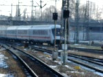 InterCity 1988 nach Hamburg-Altona ber Treuchtlingen, Hannover und Celle hat gerade Einfahrt in den Bahnhof Augsburg Hauptbahnhof. Aufgenommen am 18.11.2007