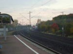 EIn IC mit Br 101 aus Westerland(Sylt) rauscht durch Leverkusen-Rheindorf mit 200km/h in Richtung Kln.