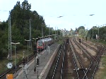 Rostock: Im S-Bf Bramow treffen sich zwei S-Bahnzge, Richtung Hbf bzw. Warnemnde. Danach fhrt ein InterConnex aus Warnemnde nach Leipzig mit entsprechender Geschwindigkeit durch den Bahnhof. August 2008