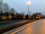 Ganzzug mit Kesselwagen unterwegs Richtung Burghausen    Gefilmt am Bahnhof Alttting