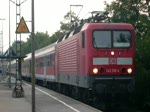 Ein RE nach Kronach ist eben in Bad Staffelstein vom ICE 1602 nach Dresden Hbf überholt worden und kann nun von Gleis 3 aus die Fahrt in Richtung Lichtenfels fortsetzen. (15.09.2009)