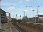 Einfahrt in HBF Mnster der Westfalenbahn RB66 aus Osnabrck und des RE aus Emden, gezogen von der 111 084-0, am 02.04