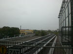 Die Ringbahnlinie 41 fhrt ein in den Bahnhof Sdkreuz.
