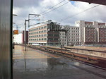 Die S-Bahnlinie 7 nach Ahrensfelde fhrt ein in den Bahnhof Alexanderplatz.(11.4.2010)