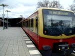 S7 nach Potsdam Hauptbahnhof verlsst den Bahnhof Berlin Wannsee,der nchste Halt ist Potsdam Griebnitzsee. Aufgenommen am 29.03.08