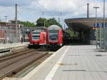 Am 24. Juli 2010 wurde der Fernverkehr um das Ruhrgebiet geleitet, um Platz fr die Sonderzge zur Love-Parade in Duisburg zu schaffen. Zu sehen sind in Bochum 146 011 vor RE 1-Sonderzug, 425 069 und 027 als RE 6-Sonderzug und 422 049 als zustzliche S 1.
